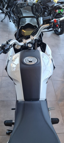 Imagen 14 de 23 de Benelli Trk 251 - Benelli Store Pilar Mp