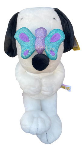 Peluche Snoopy Con Mariposa. Marca Aurora Color Blanco