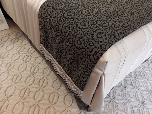 Imagem 3 de 5 de Conjunto Colcha De Casal Cama King Irma Decorações