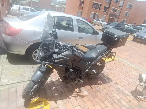 Moto Versys 300cc Con Baúl Y Anclaje Para Alforjas.