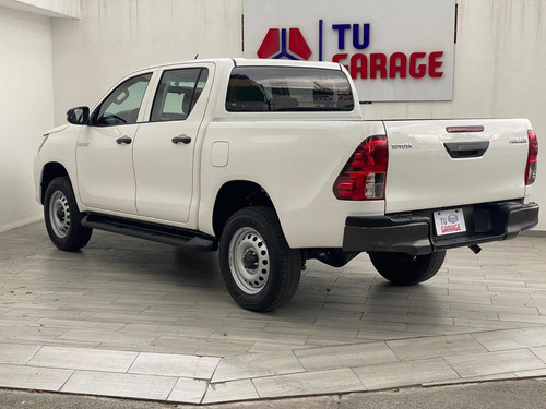 Imagen 5 de 10 de Toyota Hilux 2018 2.7 Cabina Doble Base Mt