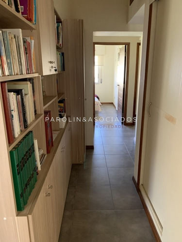 Casa De Cuatro Dormitorios Completamente Reciclada En Venta En Playa Mansa- Ref: 2679