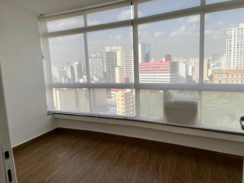 Sala Comercial Com Vista Magnifica Do Centro Histórico De Sp, Todo Reformado, Conjunto 1 Por Andar, Bem Ventilado E Com Portaria