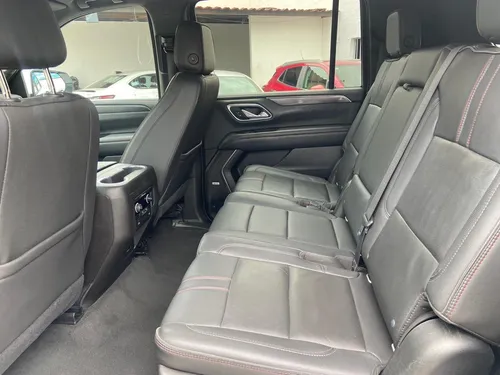 Chevrolet Suburban 5.3 Rst 4X4 At