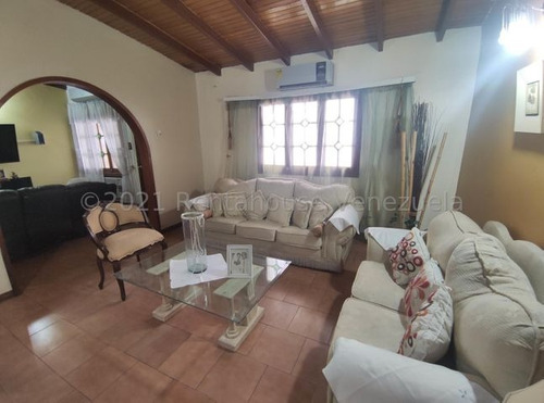 Imagen 21 de 30 de Casa La Mulera Maracay 04 Dormitorios 04 Baños Gran Tamaño 22-1556 ##