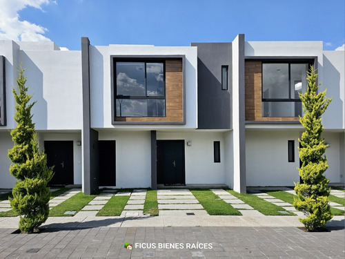 Casa En Venta En Toluca, Fraccionamiento Aurea