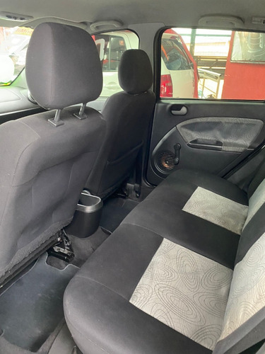 Imagem 11 de 11 de Ford Fiesta 1.0 Sedan Completo