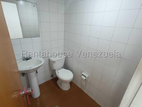 Oficina En Alquiler En Campo Alegre Mls 25-17676 Yf