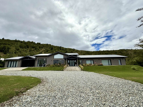Casa De 5 Dormitorios En Arelauquen - Venta