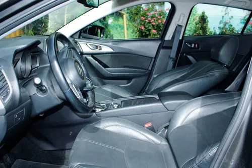 Mazda 3 2.0 Touring