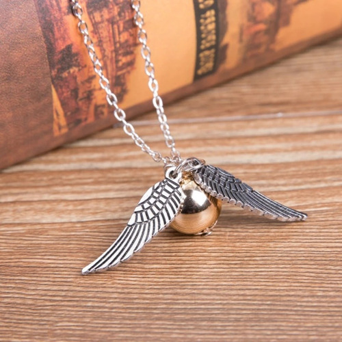 Imagen 2 de 5 de Collar Snitch Dorada Harry Potter Quidditch Excelente Regalo