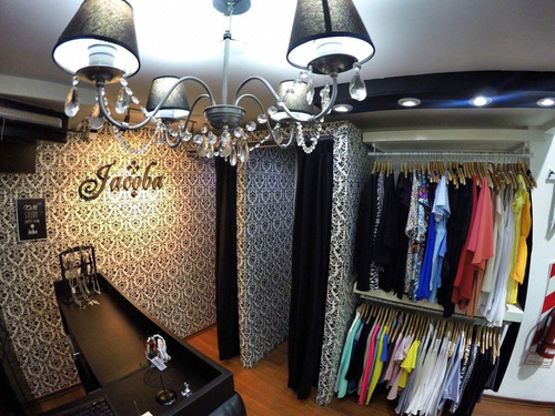 Imagen 8 de 10 de Local 48 Entre 7 Y 8 Galeria Geminix Local 19