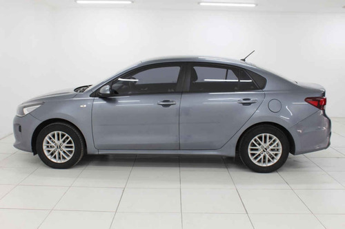 Imagen 2 de 15 de Kia Kia Rio Sedan 2019 4 Cilindros