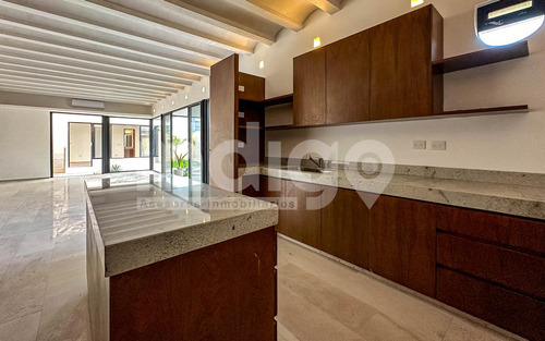 Casa En Venta En Mérida Modelo Nearoma En Privada Xcanatún