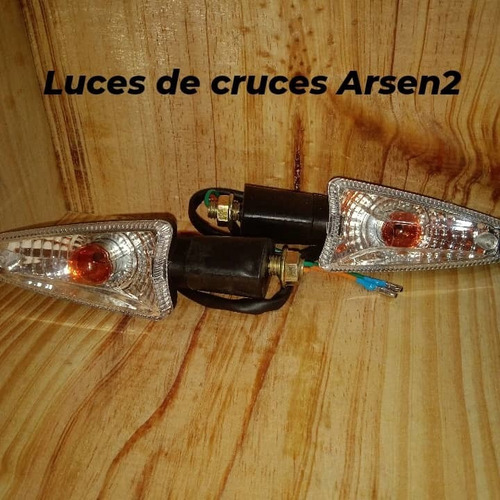 Imagen 2 de 7 de Luces De Crucé Para Motos Gn. Skygo. Bera. Md. Rkv. Tx