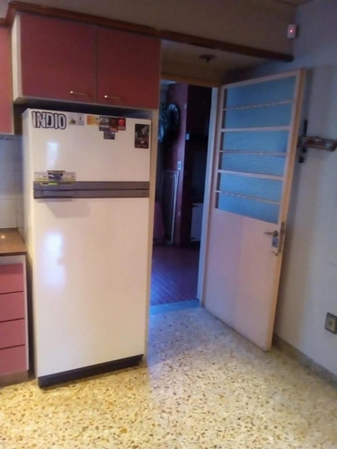 Casa En Venta - 2 Dormitorios 1 Baño - Cochera - 84,75mts2 - Morón