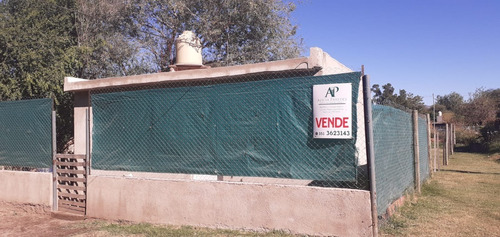 Imagen 1 de 5 de Casa Esquina A Terminar Vendo En Villa Rivera Indarte