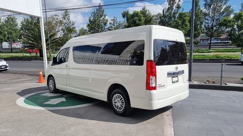 Imagen 3 de 11 de Toyota Hiace Gl 12 Pas 2020