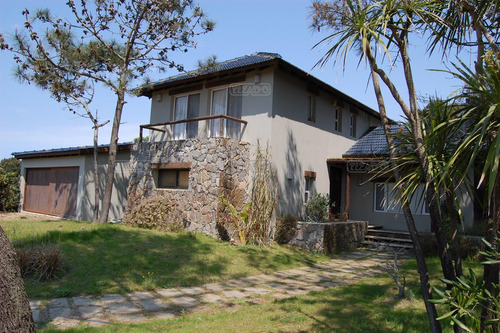 Venta Casa Chalet 4 Dormitorios Estufa A Leña Balcón Jardín Garage Parrillero Jose Ignacio Punta Del Este Maldonado