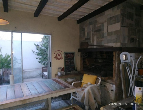 Casa Muy Buena Construccion.- Ref: 2756