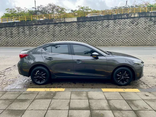 Mazda 3 2.0 Prime