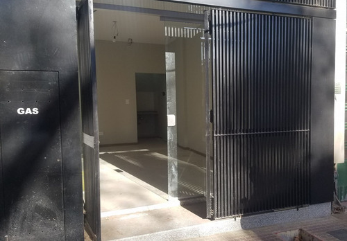 Imagen 7 de 10 de Alquiler De Local Comercial A Estrenar, En Calle 2 E/ 57 Y 5