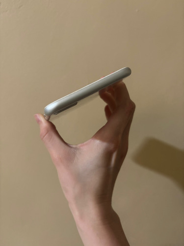 iPhone 8 Plus + Cargador (Usado)