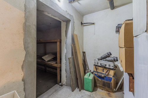 Local - San Telmo - Local A La Calle Con Subsuelo 183,82 M2 Totales.