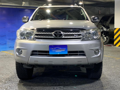 Imagen 2 de 16 de Toyota Fortuner 4x4 Año 2010