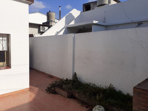 Imagen 5 de 9 de Casa En Venta Moron 3 Amb