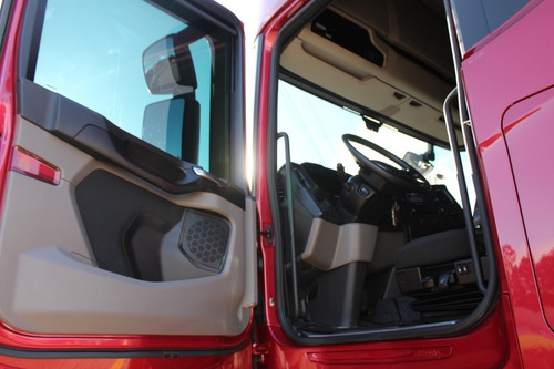 Imagem 4 de 15 de Scania R450 6x2 Vermelho 2021