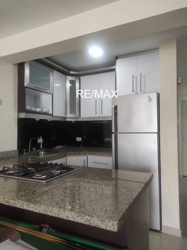 Venta Hermoso Th En Urbanizacion Asocibal Norte, Carenero, Higuerote