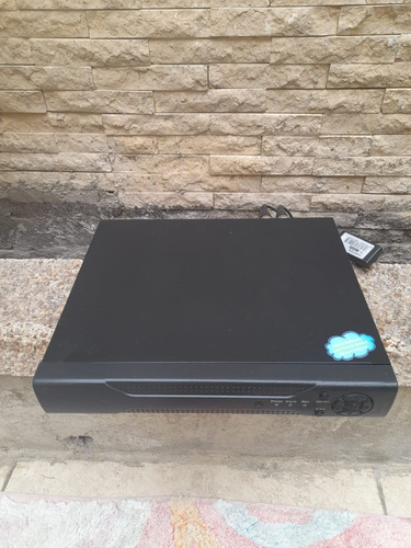 Dvr 4 Canales Con Camaras (Usado)