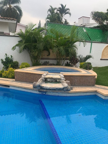 Casa En Renta Lomas De Cocoyoc (canarios)