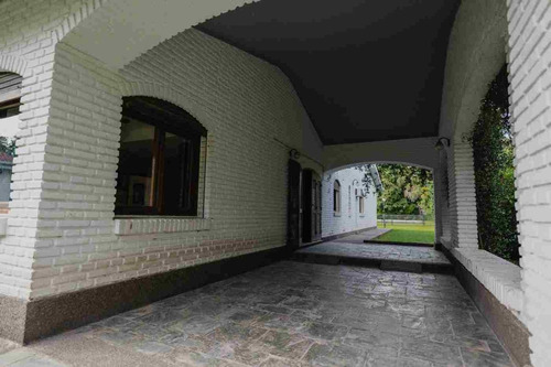 Casa En Venta Cinco Dormitorios Con Terreno 1680m2