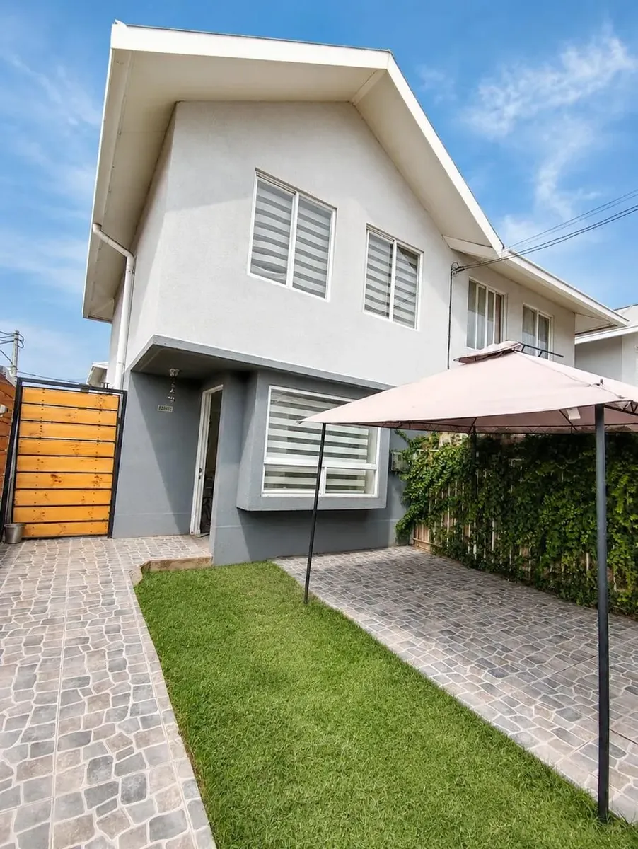 Imagen 1 de 17 de Se Vende Casa En Lomas De Eyzaguirre 3d 1b1e