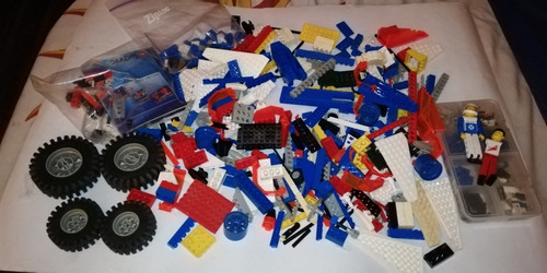 Lote De Piezas Lego Más Contedor 