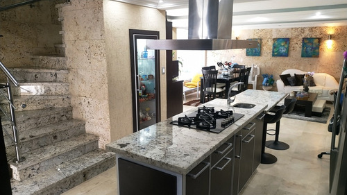 Moderno Tonw House Y Comodo En Zona Norte Sector Mañongo Focus Vende Cr