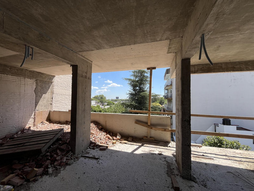 Edificio Comercial En Luis Agote