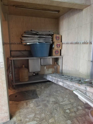 Jardines De Cerro Gordo, Ecatepec, Edo. De Méx., Casa Con Local En Renta.