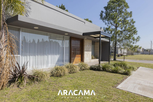 Casa En Venta En Brickland - Canning