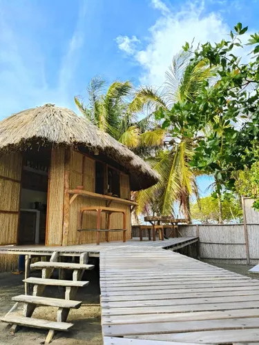 Lote Con Cabaña En Venta Con Acceso Directo Al Mar
