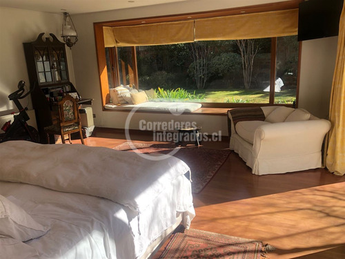 Casa Con 8 Dormitorios, Lo Barnechea