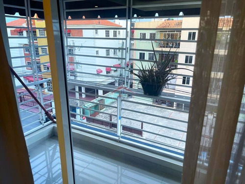 Imagen 3 de 15 de De Oportunidad Apartamento En Cuarta Planta Con Terraza En Amanda Ii