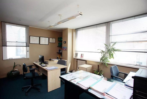 Av Rivadavia 700 Monserrat Oficina U$170.000