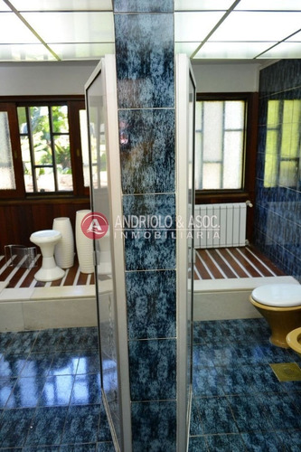 Casa De 5 Dormitorios Y Piscina En Zona De Cantegril- Ref: 4334