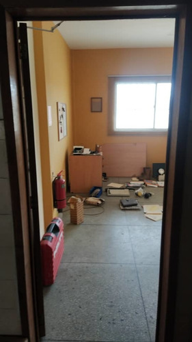 Apartamento Con Local Comercial