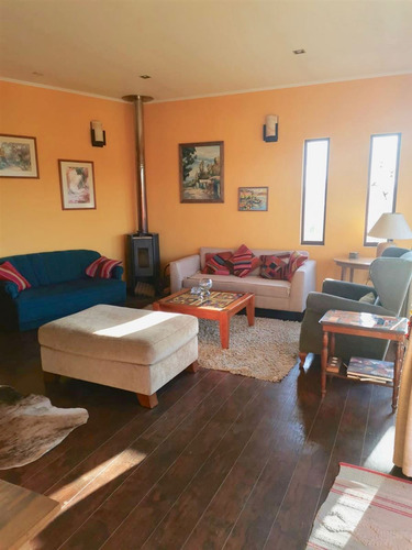 Casa En Venta De 4 Dorm. En Quilpué