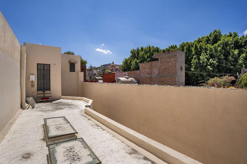Casa Remodelada Con Espacio Para Crecer En El Centro De San Miguel De Allende