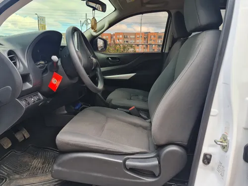 Nissan NP300 Frontier 2.5cc MT AA 4X2